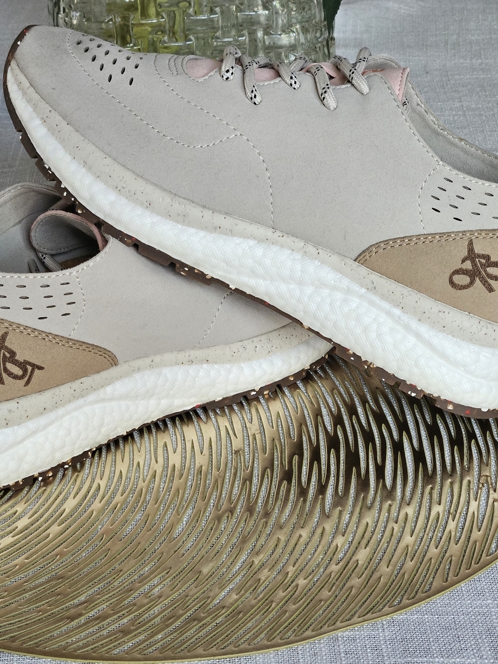 OTBT Free Beige Suede Athleisure Sneakers Women's Size 8.5 - Picture 11 of 12